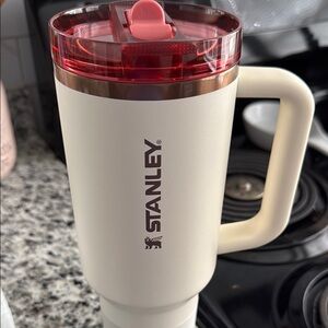 Stanley Cream Travel Mug with pink lid & flip straw